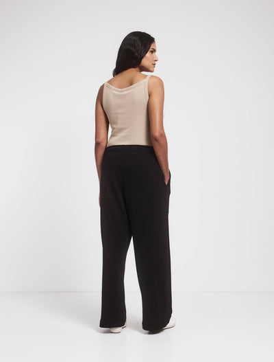 Straight Leg Sweatpant in Black