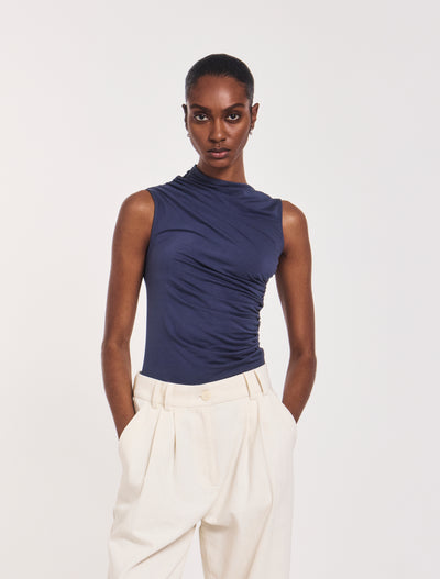 Lui Top in Nightime