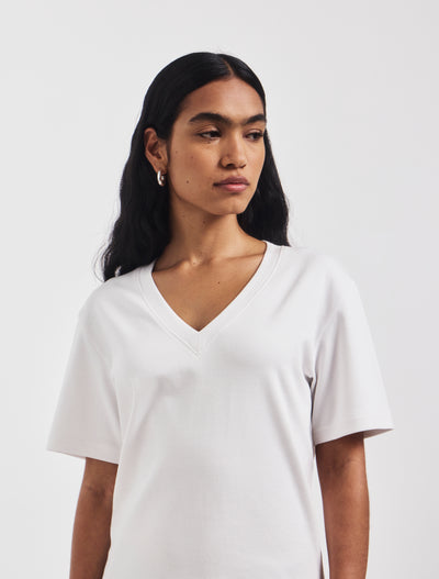 Signature V Neck T-shirt in White