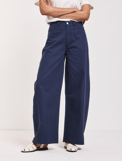 Sofia Barrel Leg Jean in Nightime