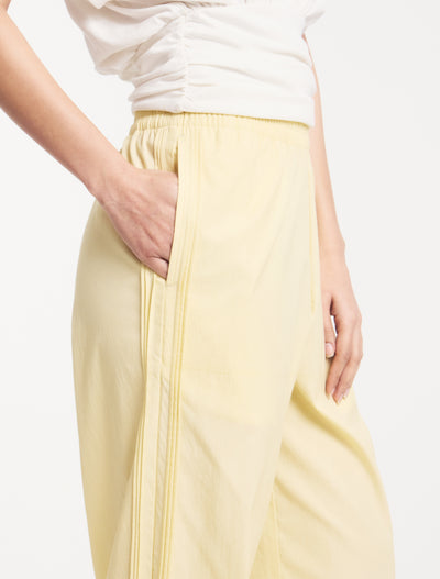 Etta Smart Cargo Pant in Butter Milk