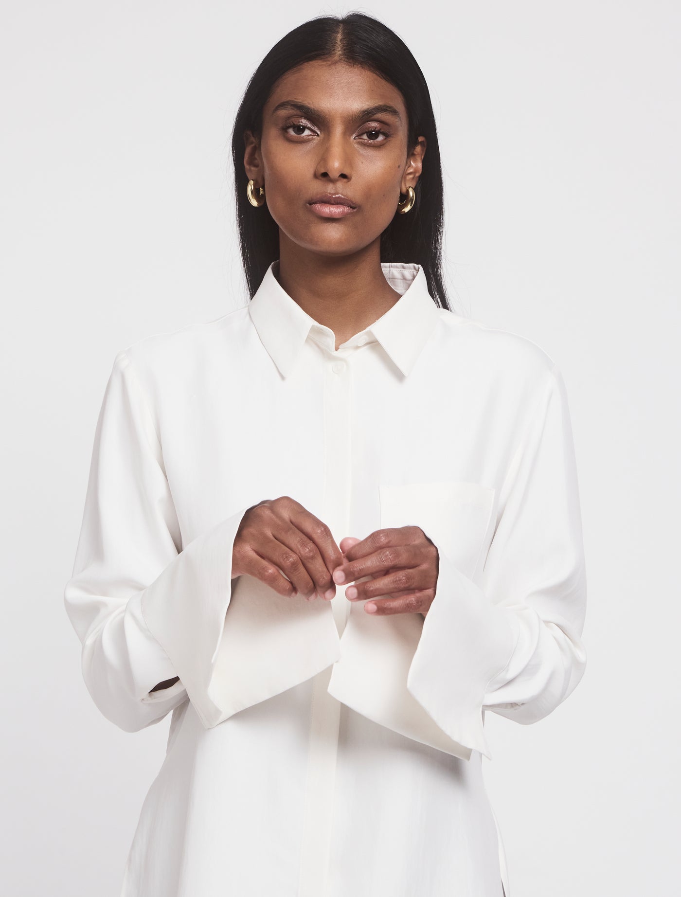 Close-up of Signature Luxe Shirt in White, front details