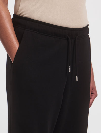 Signature Straight Leg Sweatpant in Black