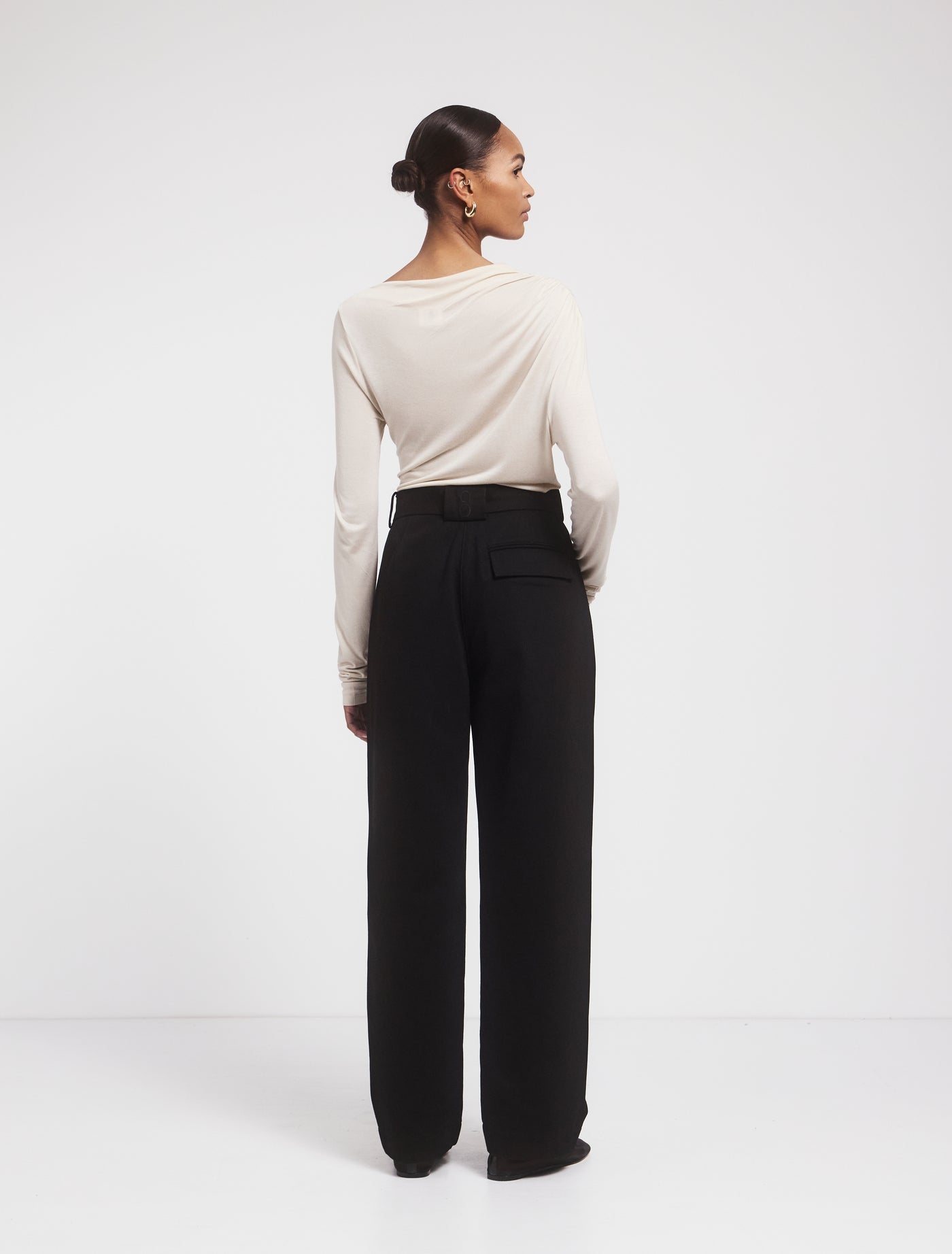 Double Pleated trouser in Black