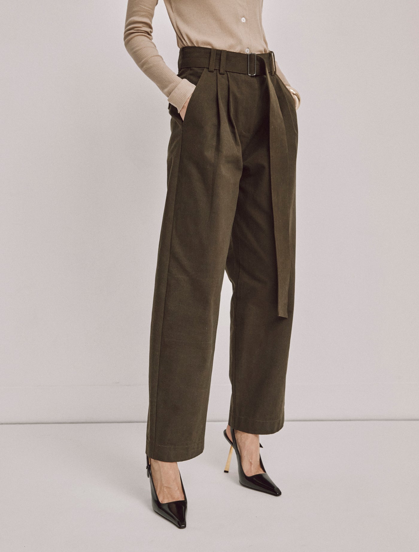 Tino Trousers In Dark Olive