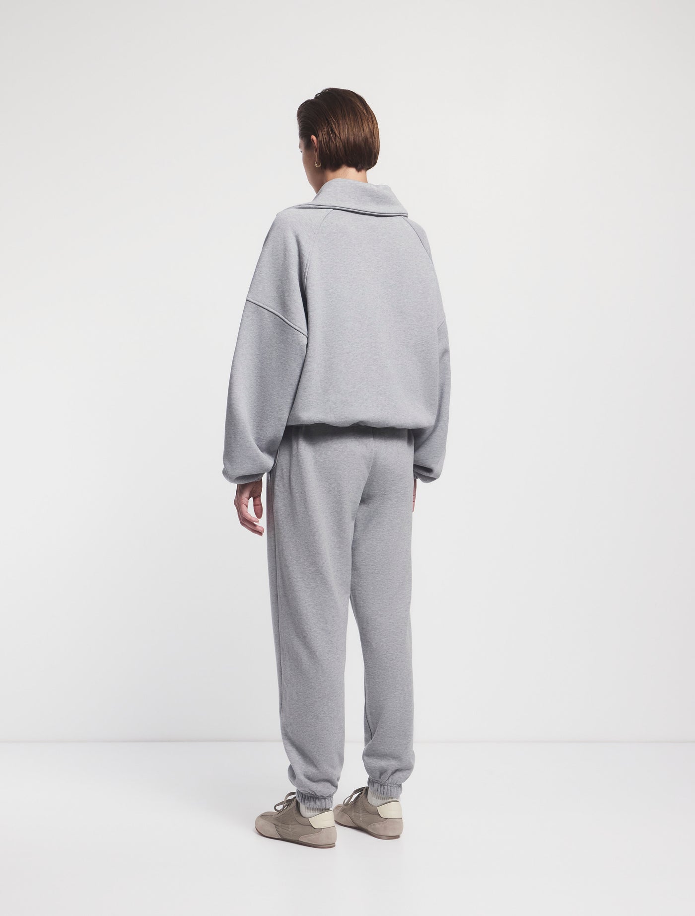 Signature Sweatpant in Grey Marl