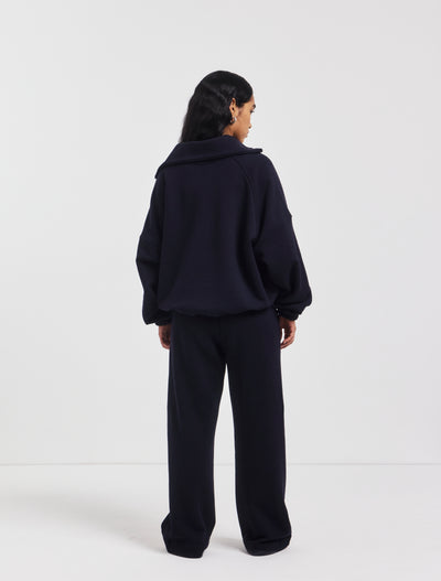Signature Straight Leg Sweatpant in Darkest Navy