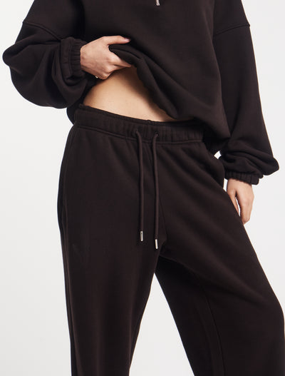 Straight Leg Sweatpant in Bitter Chocolate