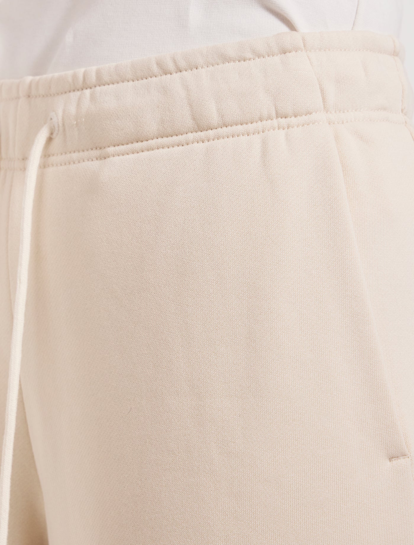 Signature Straight Leg Sweatpant in Cream