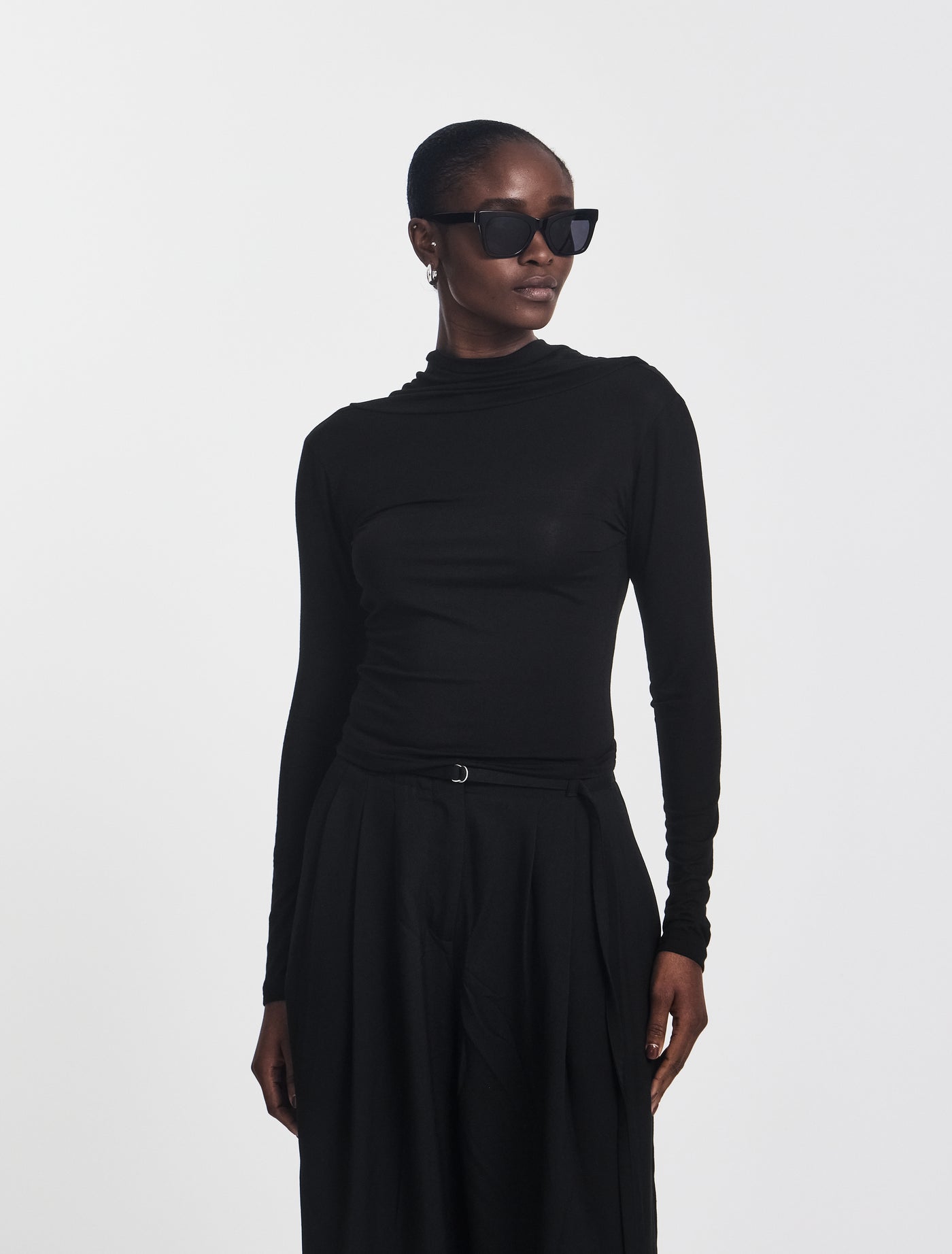 Anjea Reversible Top in Black