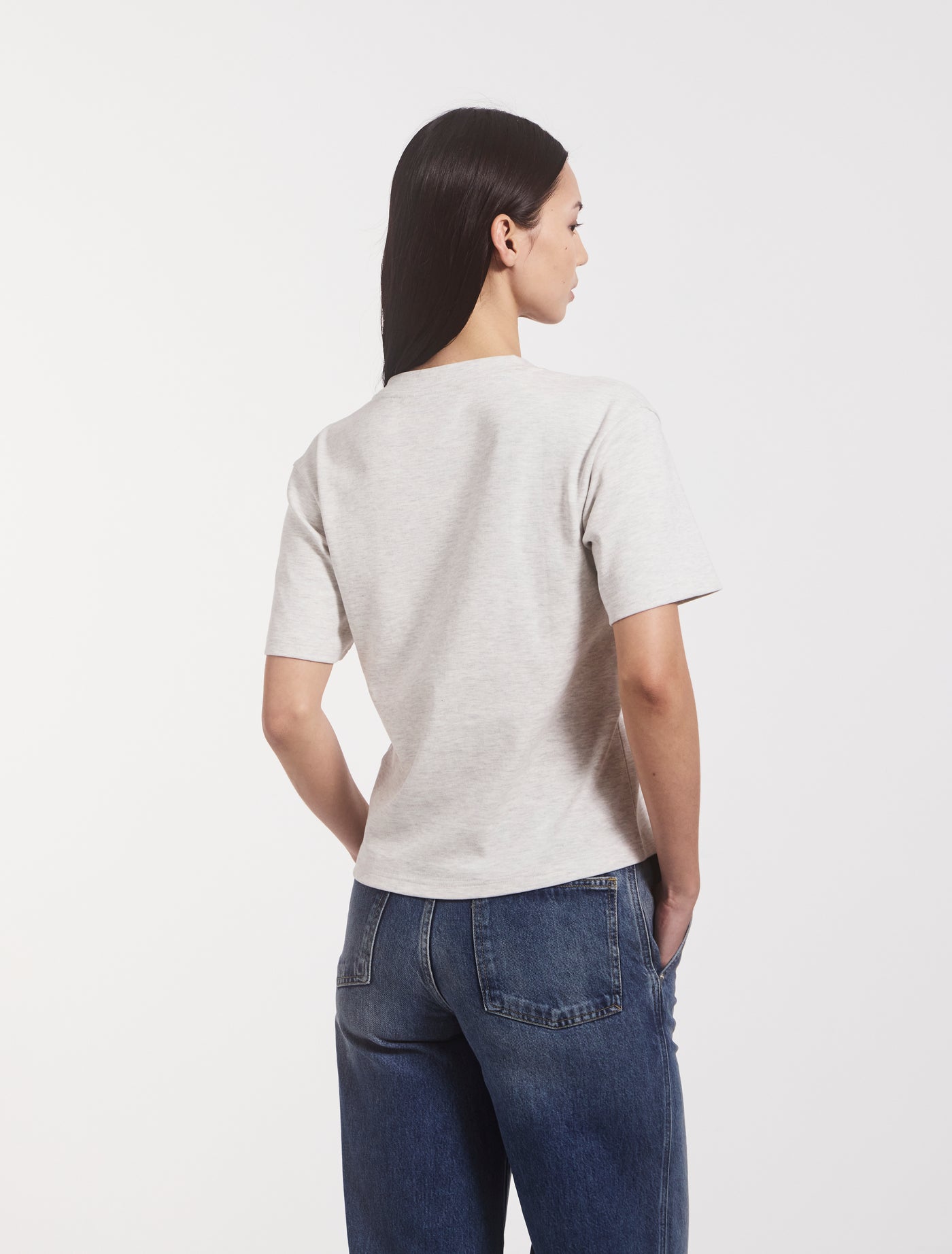 Signature V Neck T-shirt in Light Grey Marl