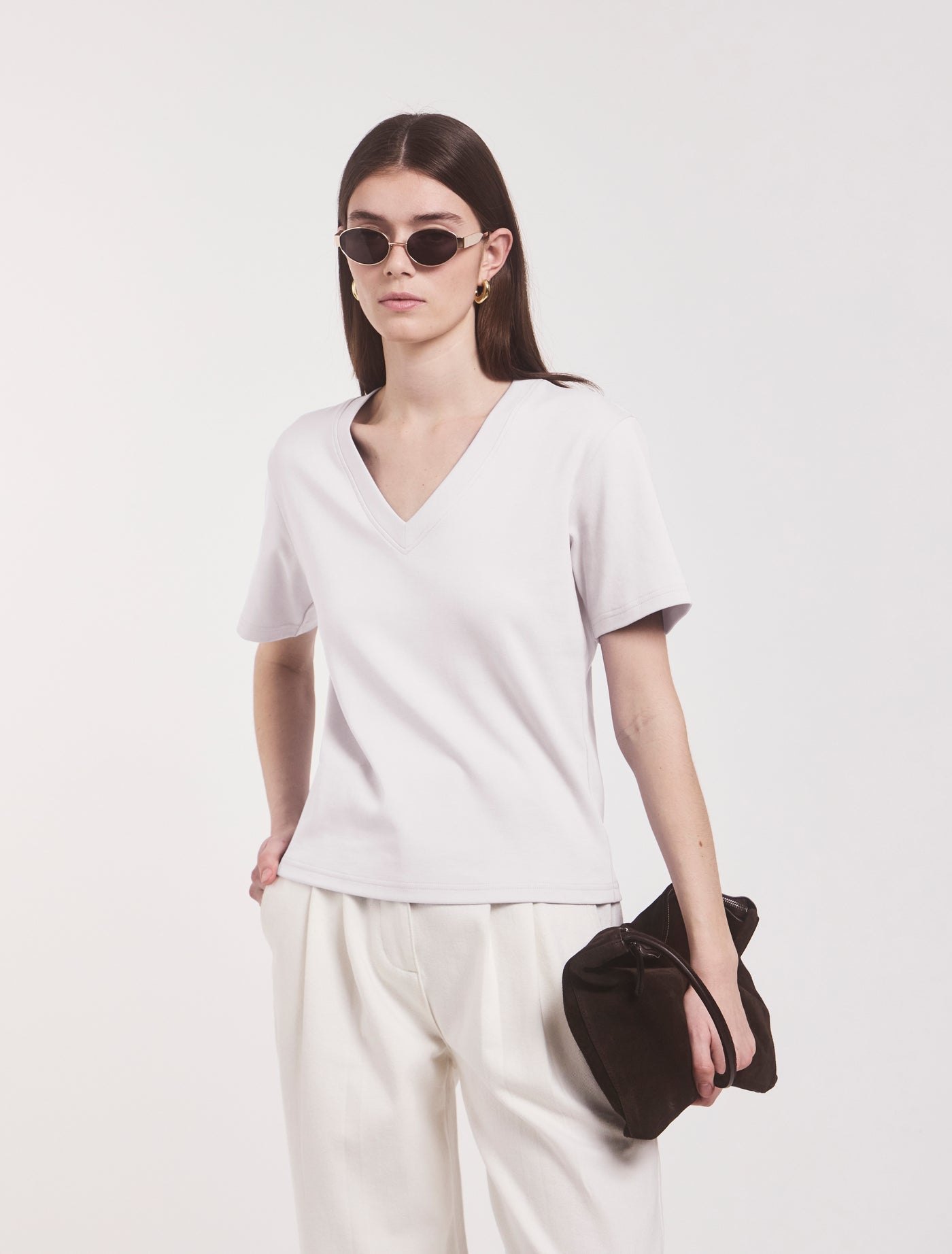 Signature V Neck T-shirt in White