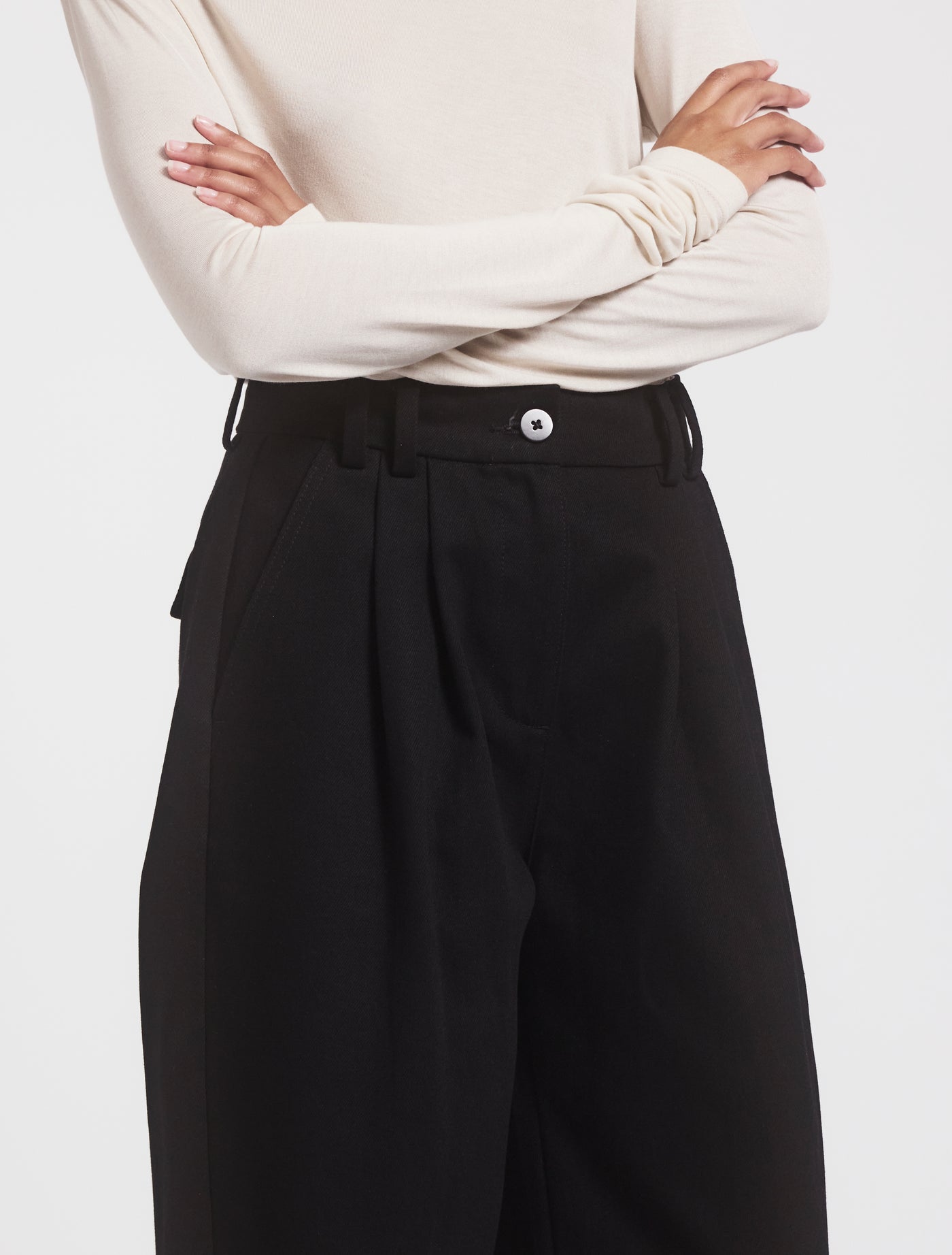 Double Pleated trouser in Black