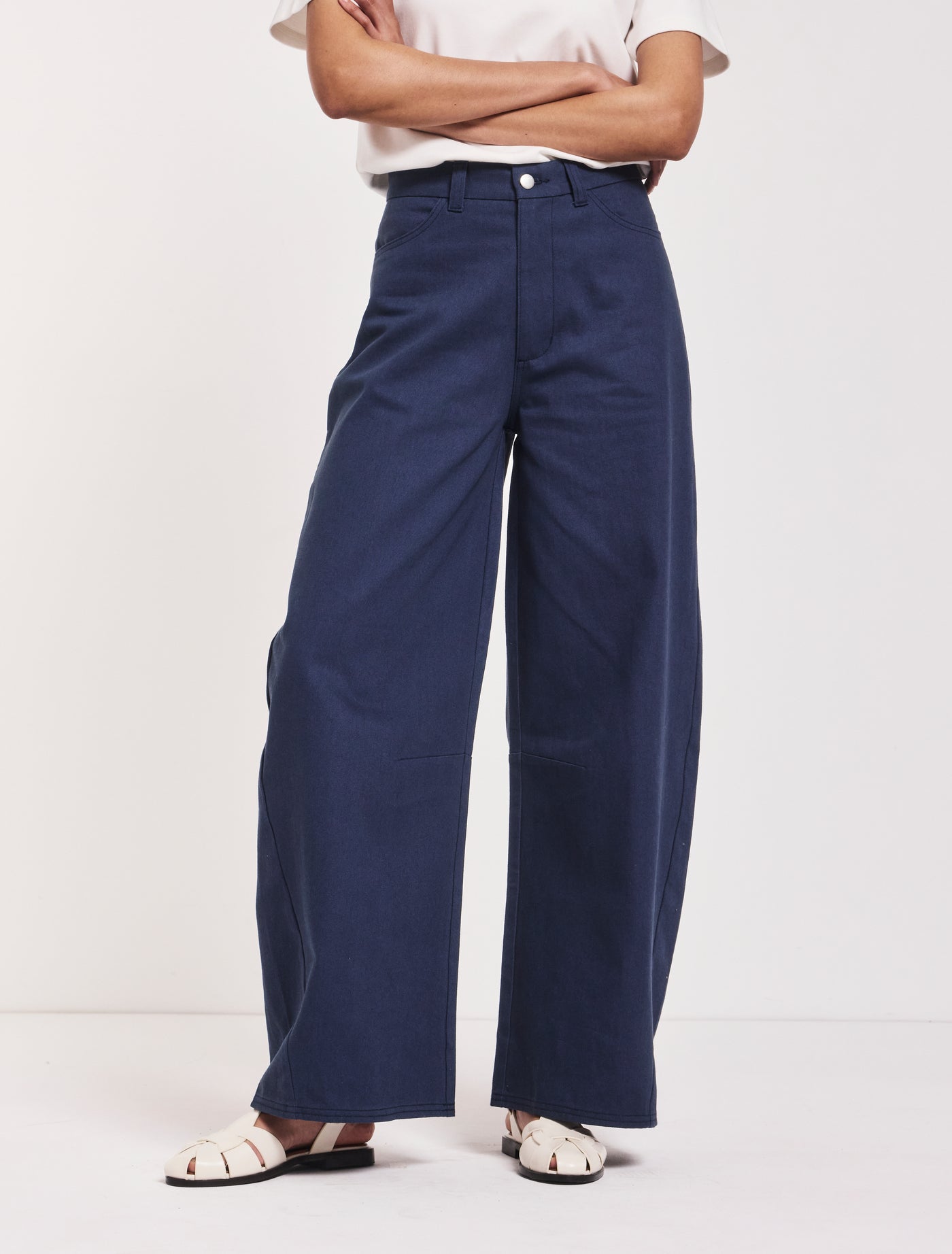 Sofia Barrel Leg Jean in Nightime